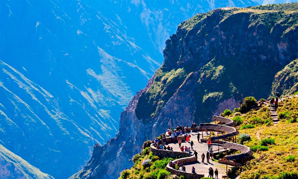 Tour Cañón del Colca 2D/1N  | Naturaleza, Cultura y Cóndores en Vuelo