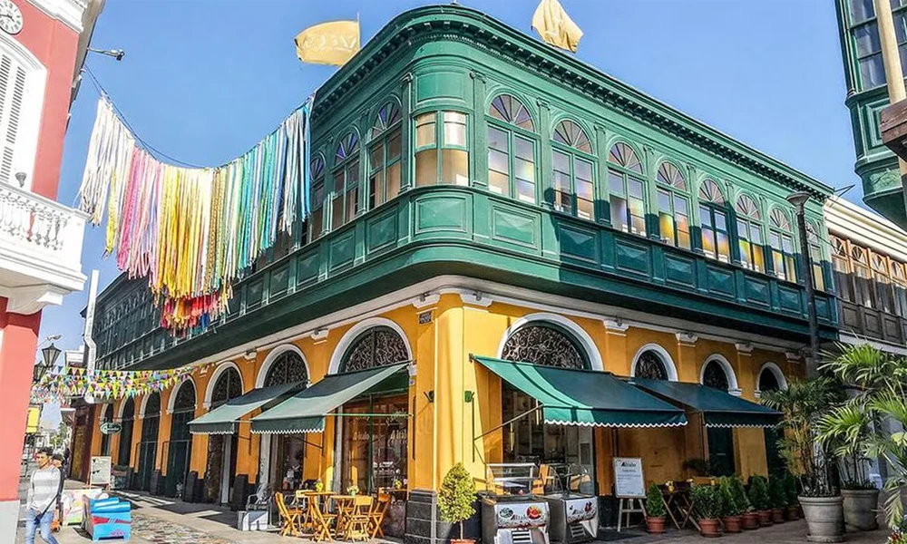 Tour Callao Monumental Full Day | Historia, Color y Mar