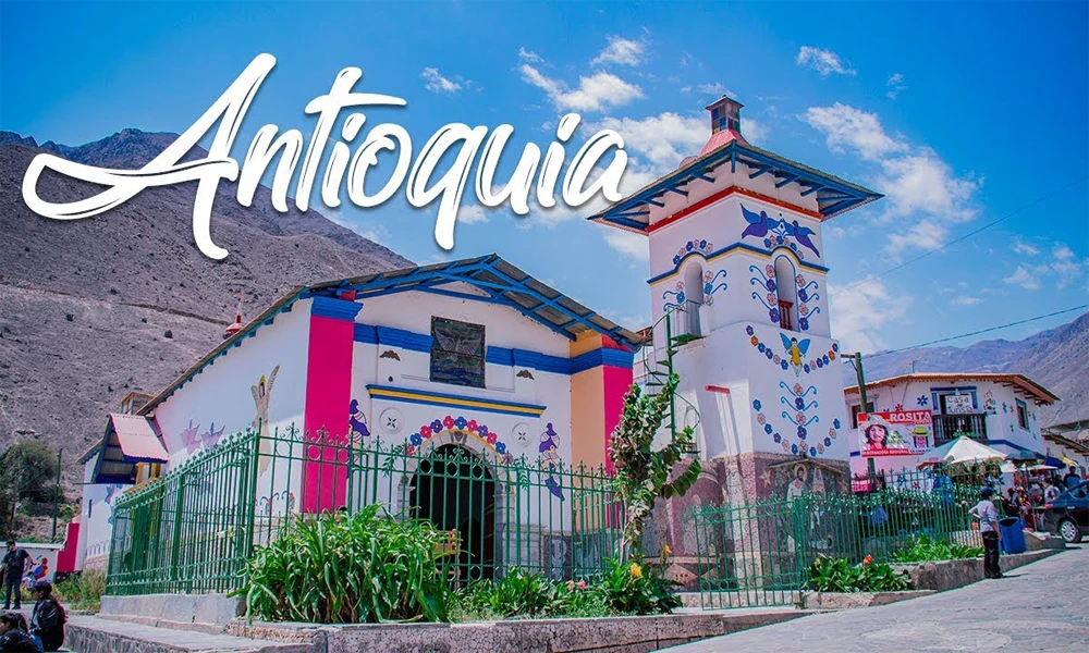 Tour Pueblo de Colores | Antioquía + Cochahuayco en 1 Día Tour Pueblo de Colores | Antioquía + Cochahuayco en 1 Día