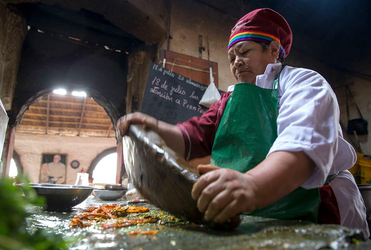 Gastronomia Ancestral/Picanterías Tradicionales Un Viaje de Sabores y Tradición
