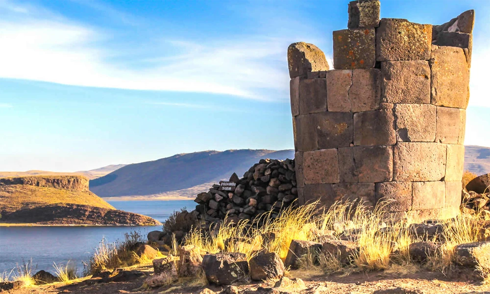 Sillustani Ancestral | Tour Arqueológico desde Puno |