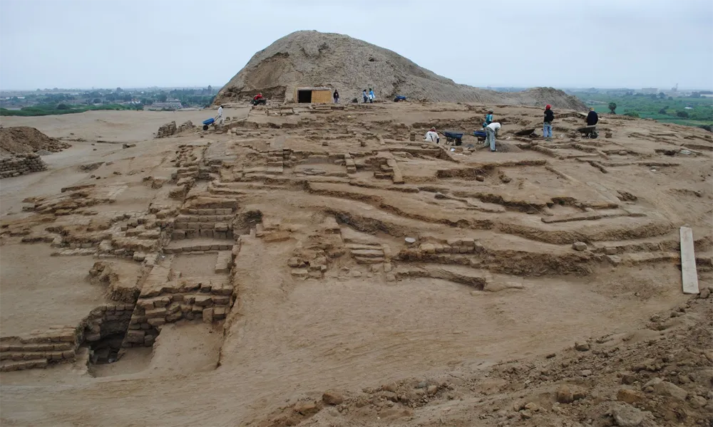 Huaca Prieta – Chicama