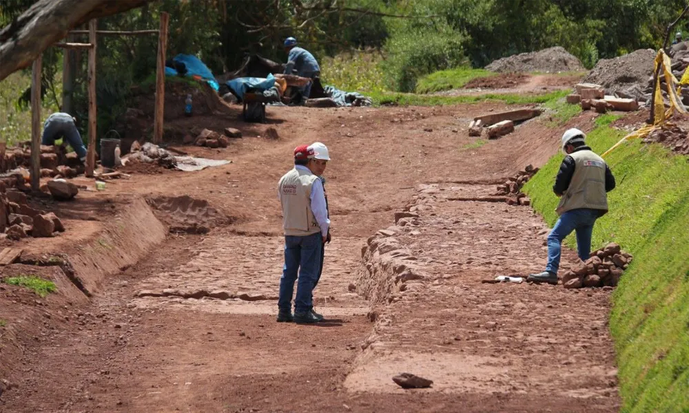 Restauración de sitios arqueológicos con comunidades