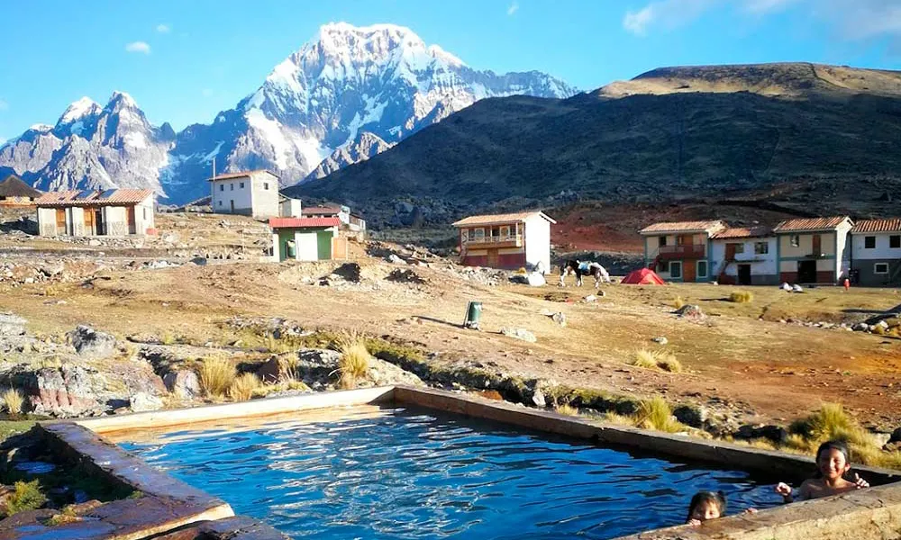 aguas-termales-pacchanta