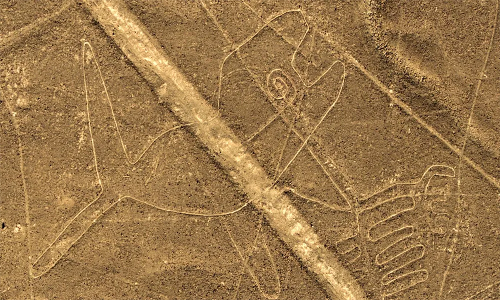 Rutas de Geoglifos Ocultos en Perú