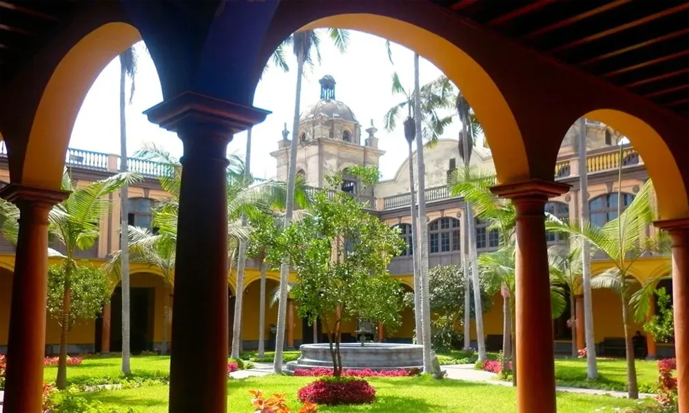 La Historia de la Primera Universidad en América