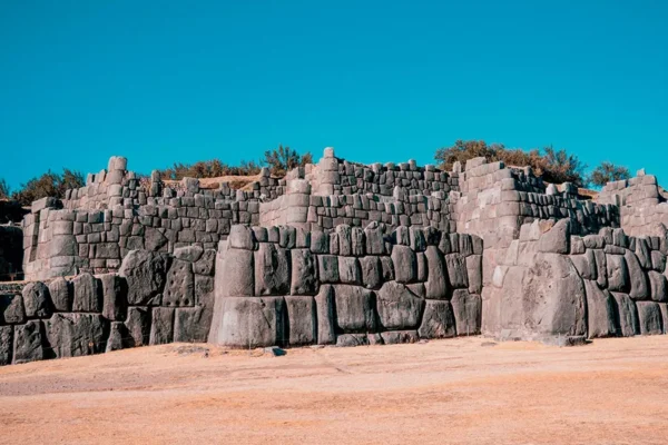 Sacsayhuamán y sus Gigantes Piedras