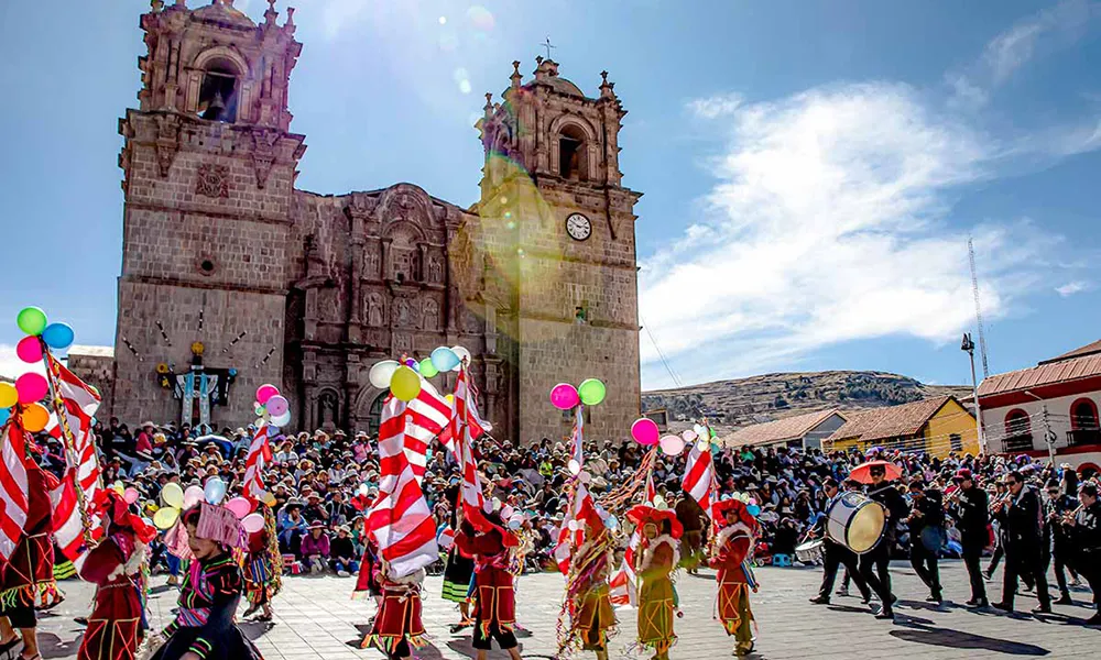 Semana Turística de Puno en Noviembre