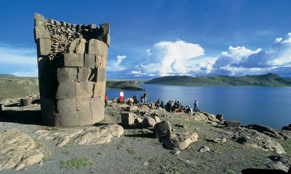 Sillustani y sus Chullpas Funerarias