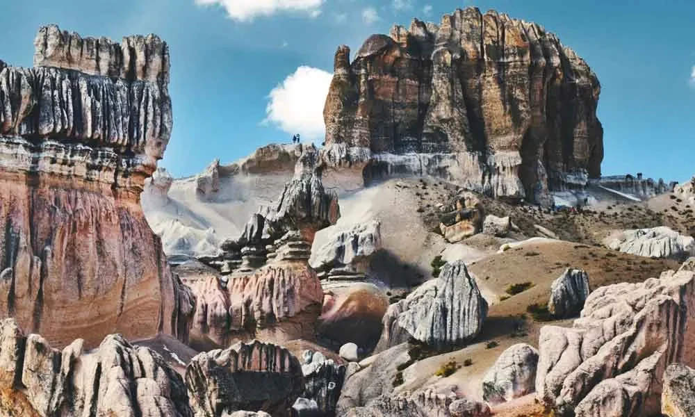 The Route of the Enchanted Rocks – Choqolaqa Tour