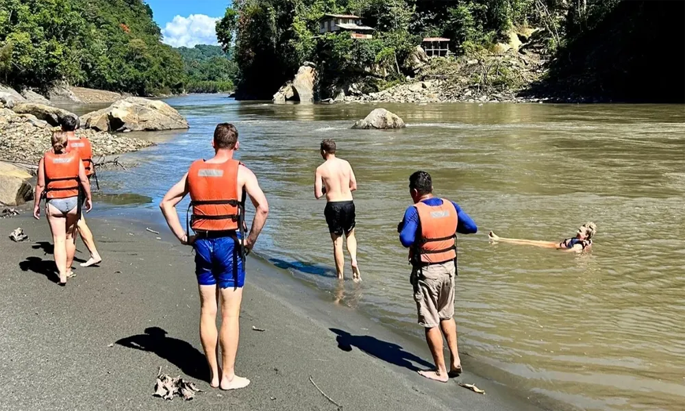 Cómo son los Baños, Duchas y Condiciones de Higiene en la selva del Manu