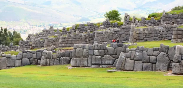 Sacsayhuamán a pie desde Cusco: la caminata panorámica y sus mejores paradas