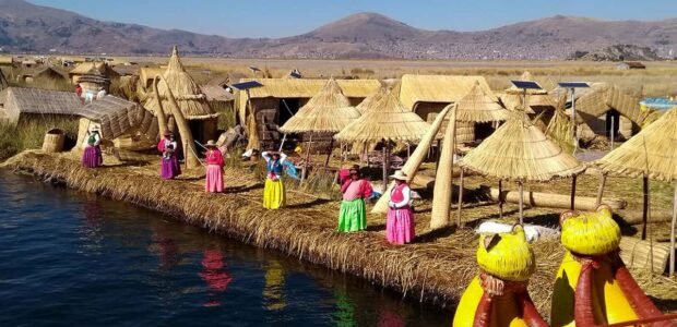 Navegación y transporte en el Lago Titicaca