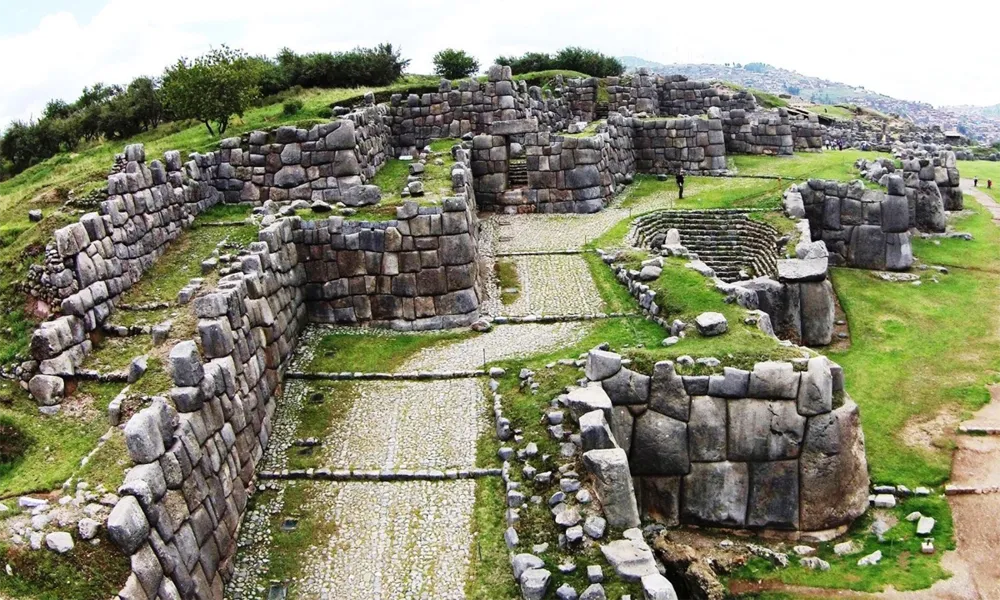 What to see in Sacsayhuamán: recommended tour of terraces, walls and viewpoints