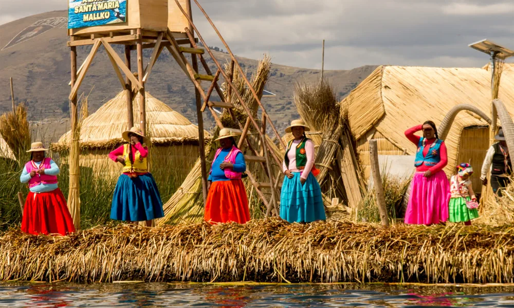 Islas flotantes de los Uros cultura y tradición