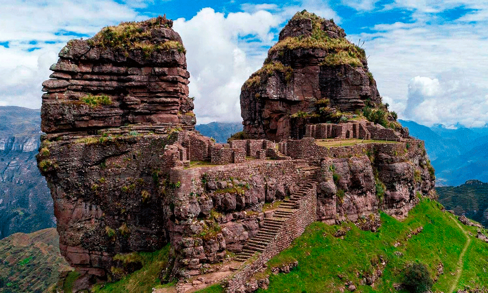 Waqrapukara la caminata secreta cerca de Cusco