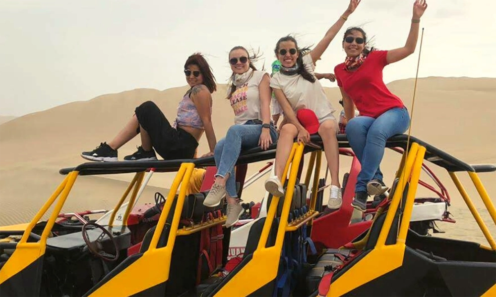 Sunset Picnic & Sandboarding Huacachina